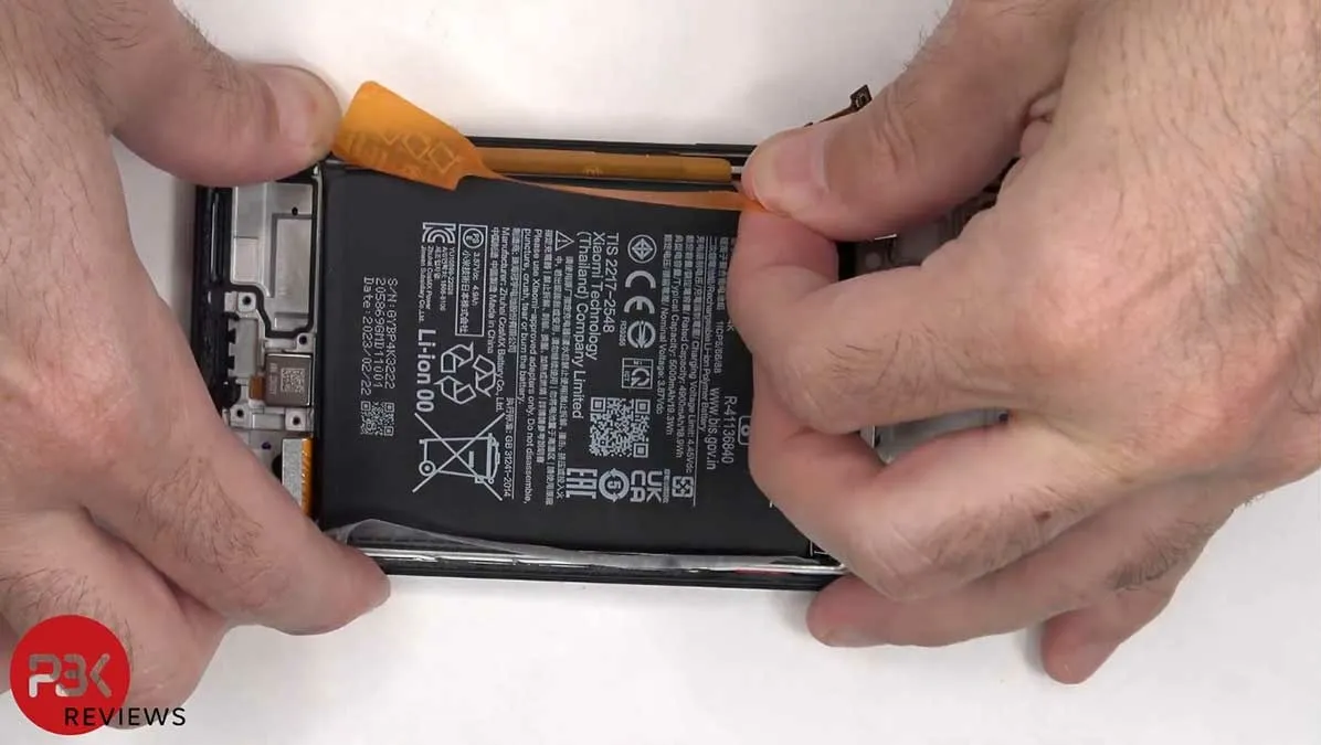 بررسی تعمیرپذیری باتری پوکو F5 شیائومی