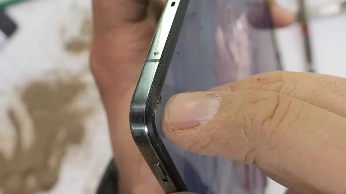 بررسی مقاومت گوشی OnePlus Open