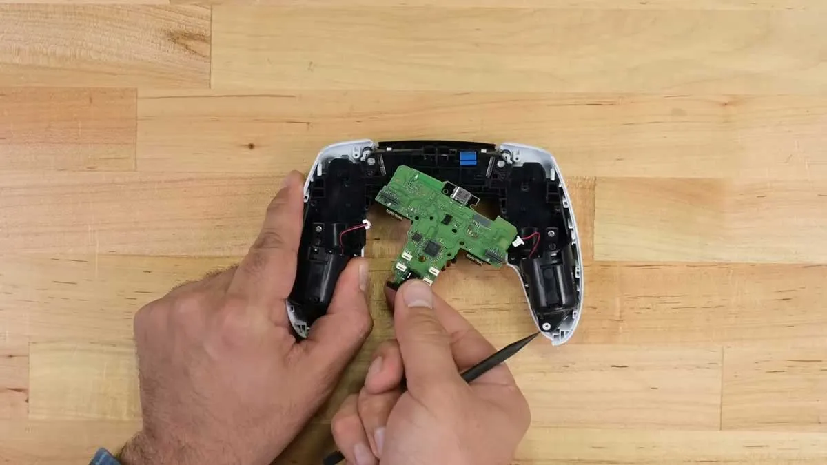 sony dualsense edge controller teardown 7 بررسی کالبدشکافی دسته DualSense Edge Controller کنسول PS5 سونی