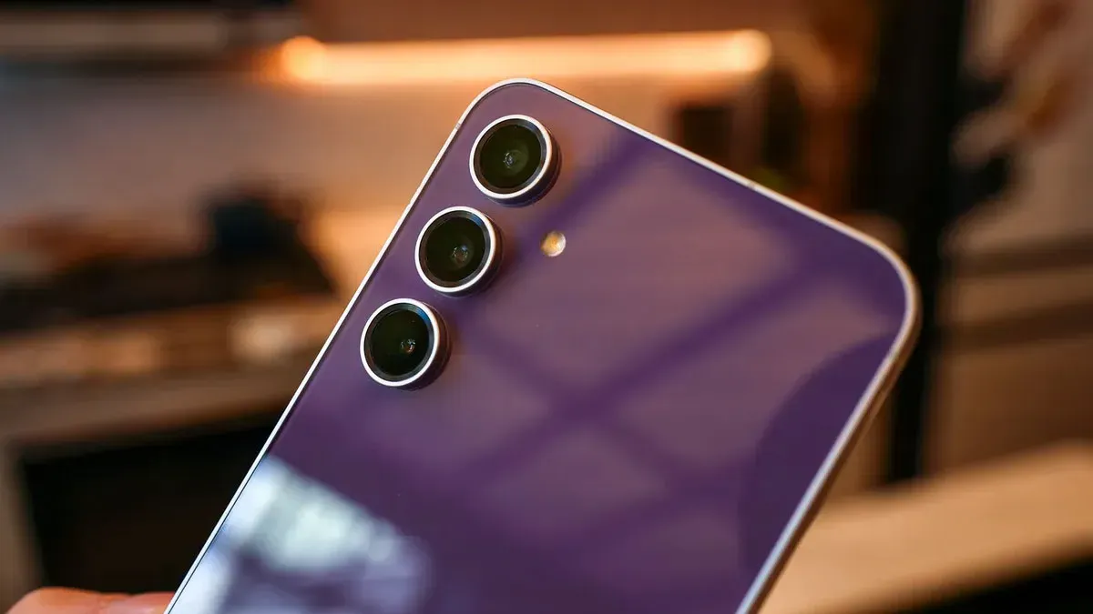 مقایسه عملکرد دوربین S23 FE سامسونگ با Xiaomi 13T
