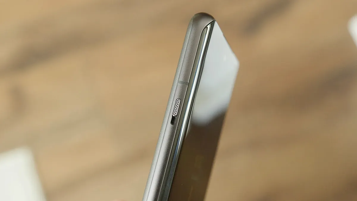 بررسی فریم گوشی OnePlus 12R