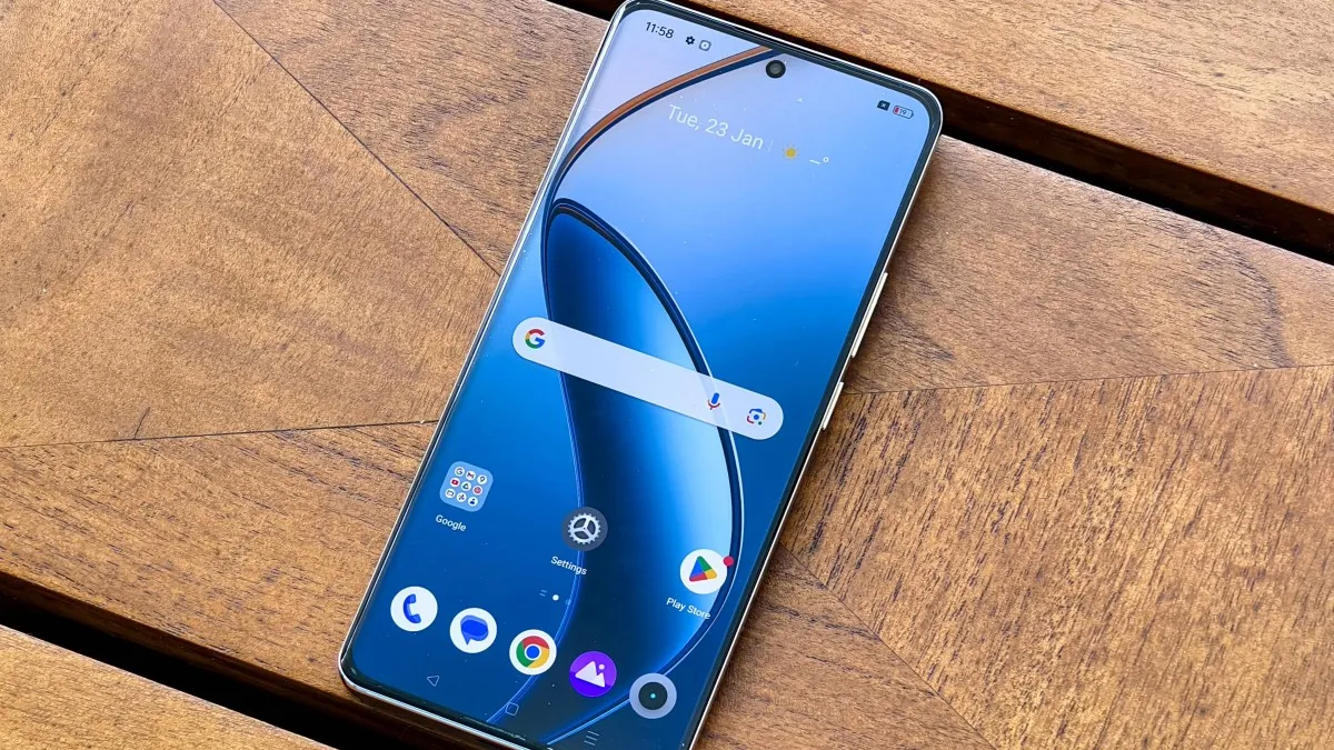 بررسی نمایشگر Realme 12 Pro