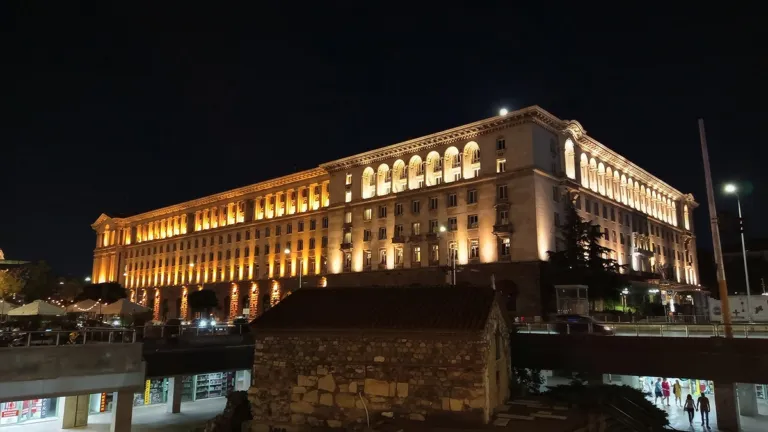 xiaomi-redmi-13-main-camera-low-light