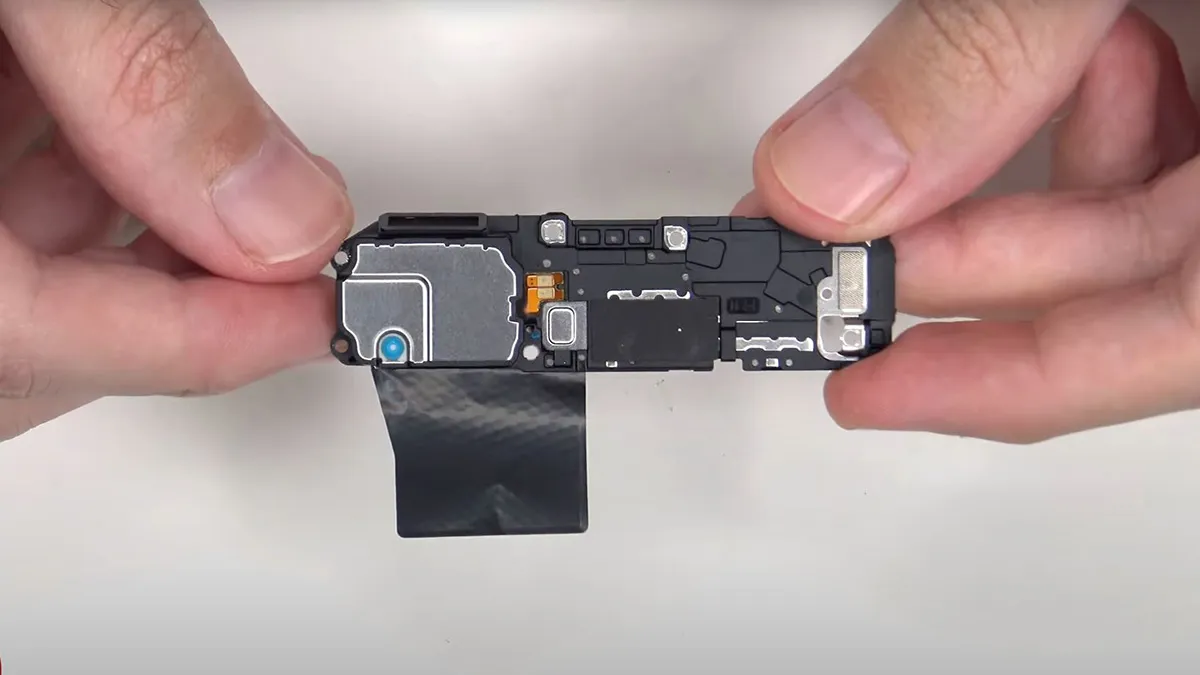 Xiaomi Poco F6 Pro Teardown 9 کالبدشکافی گوشی شیائومی Poco F6 Pro