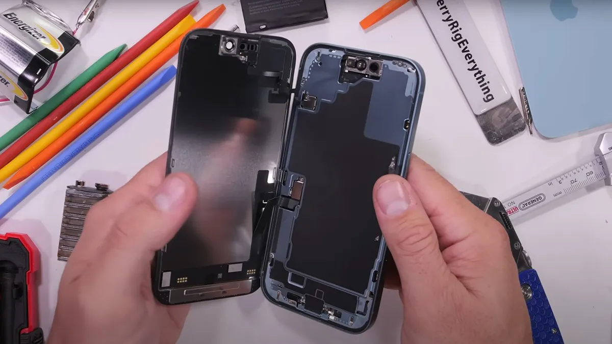 iphone 16 teardown screen کالبدشکافی گوشی iPhone 16