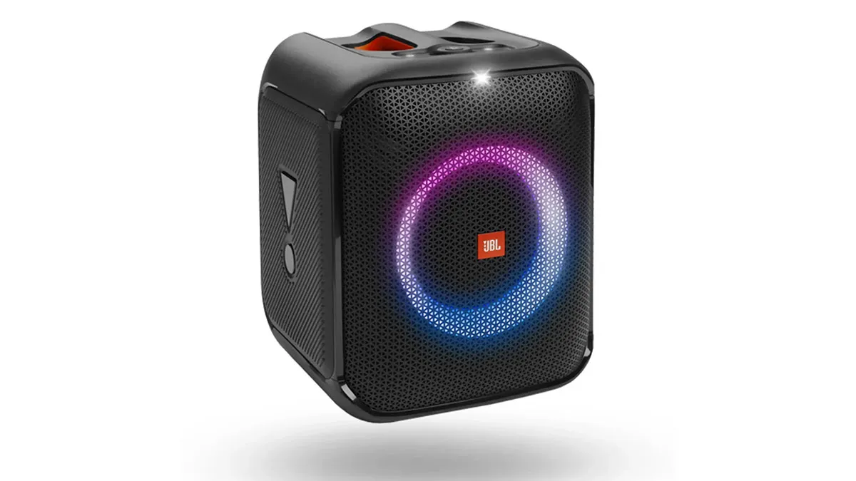 ۱. اسپیکر JBL PartyBox Encore Essential: پارتی‌باکس جمع‌وجور با صدای عالی!