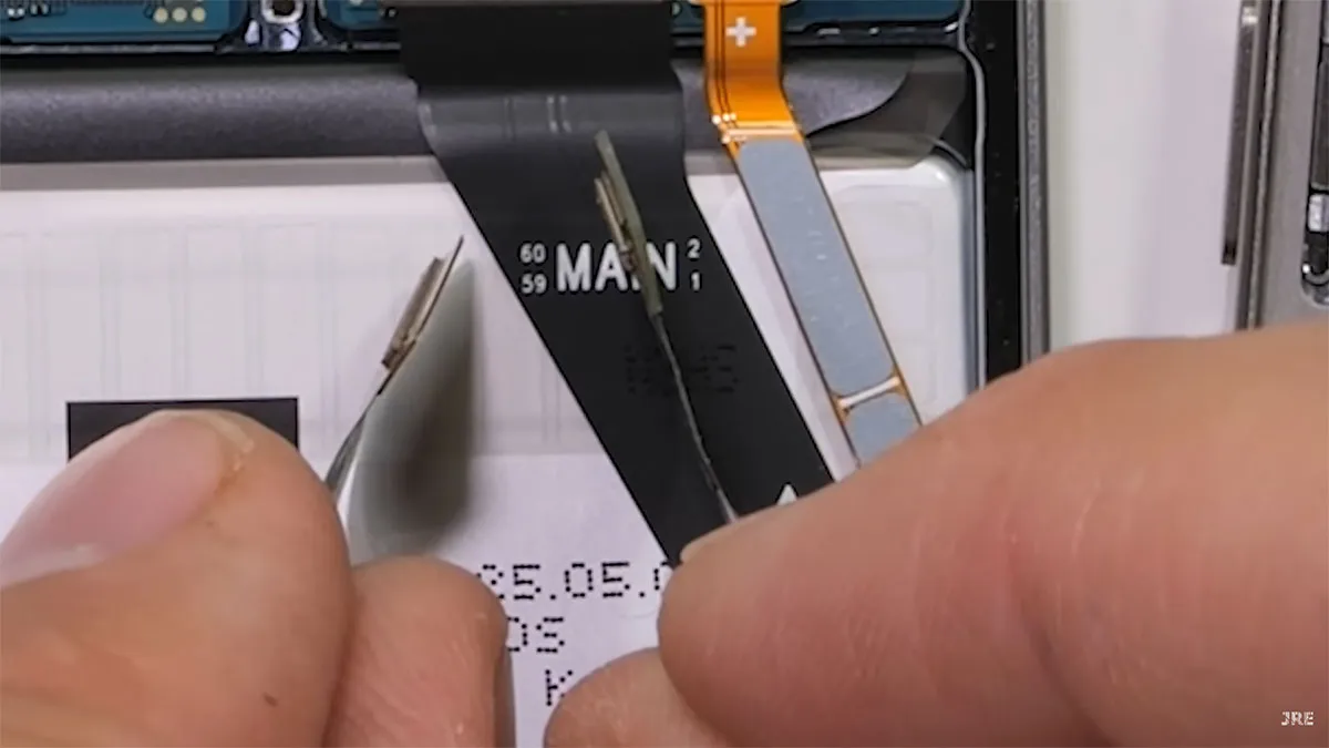 samsung s25 edge teardown 6 کالبدشکافی گوشی Samsung S25 Edge