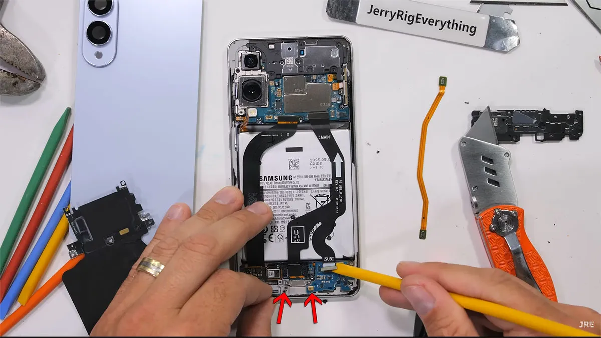 samsung s25 edge teardown 8 کالبدشکافی گوشی Samsung S25 Edge