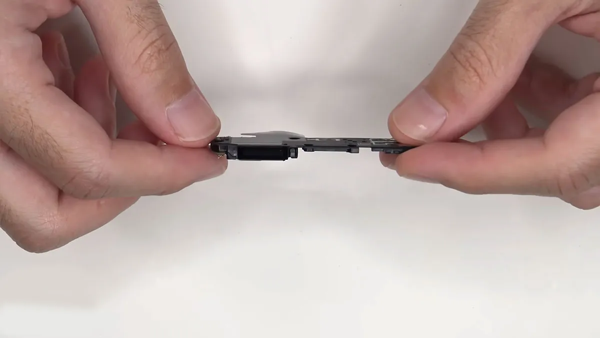 xiaomi poco f7 teardown 8 کالبدشکافی گوشی Poco F7 شیائومی