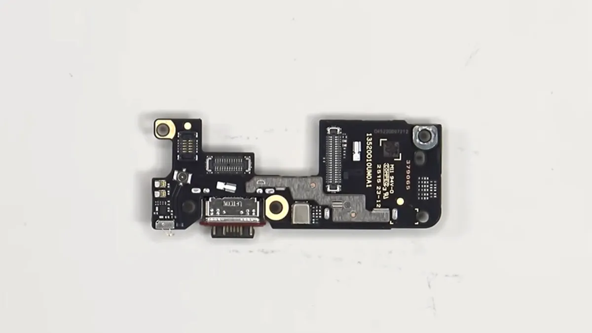 xiaomi poco f7 teardown 11 کالبدشکافی گوشی Poco F7 شیائومی