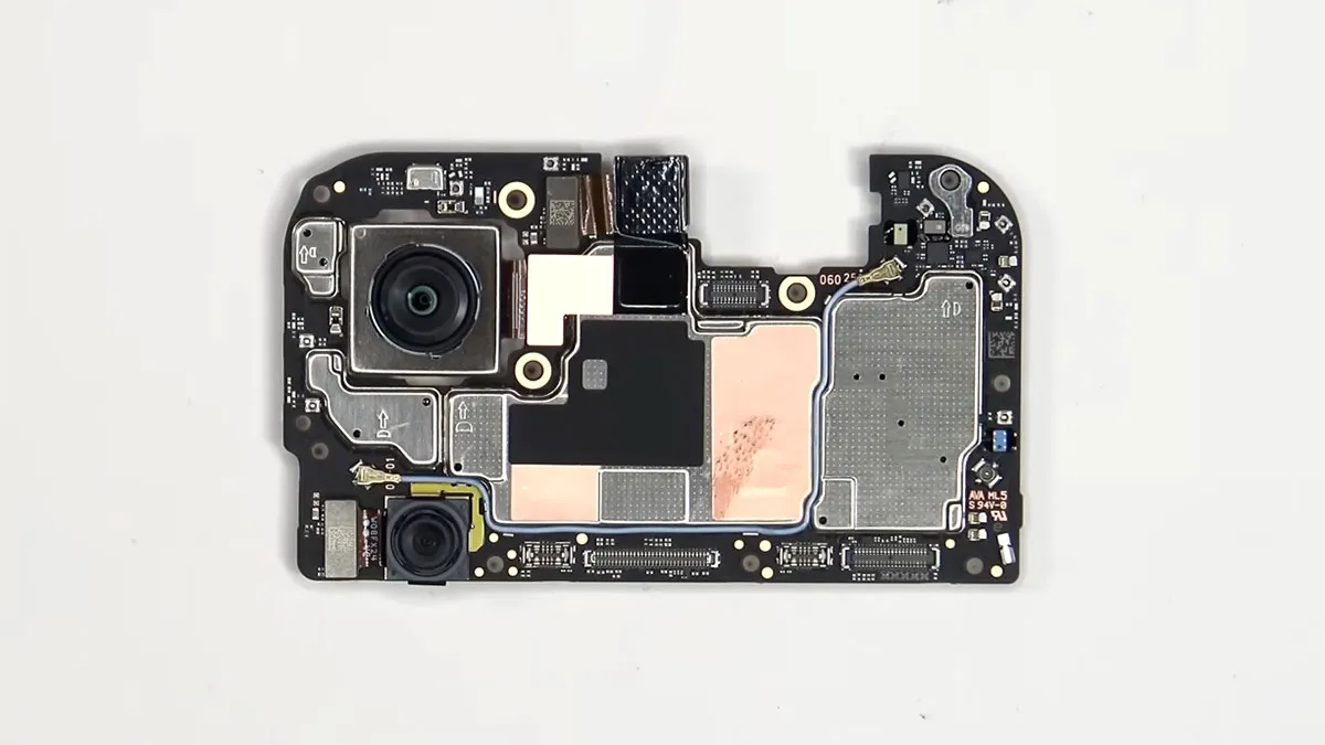 xiaomi poco f7 teardown 6 کالبدشکافی گوشی Poco F7 شیائومی