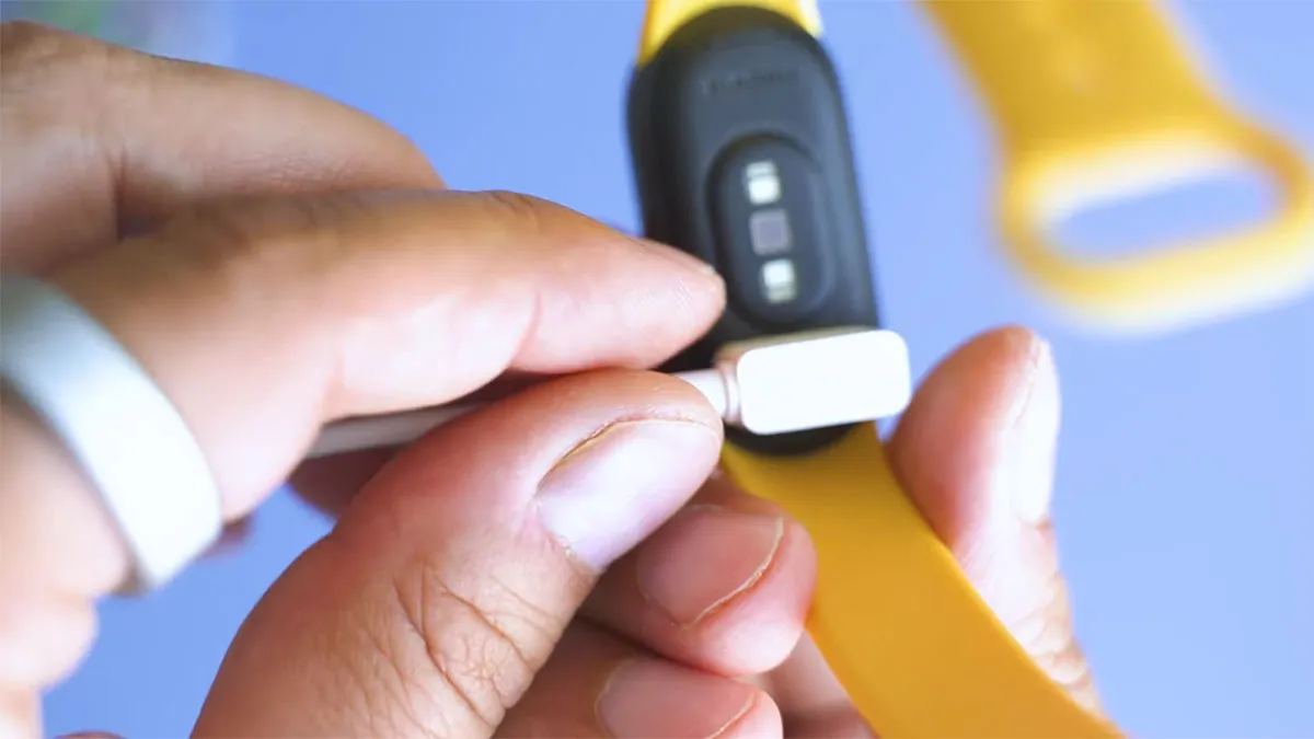 بررسی عملکرد باتری Mi Band 10 