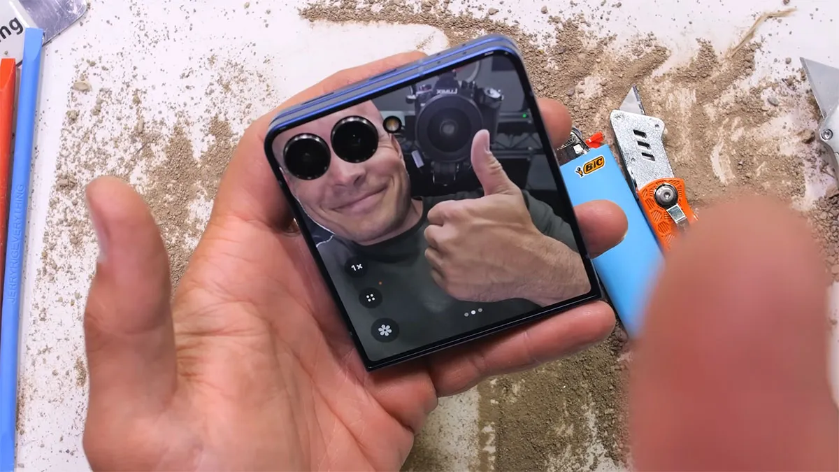 samsung galaxy z flip 7 duribility test 2 تست مقاومت گوشی Z Flip7 سامسونگ