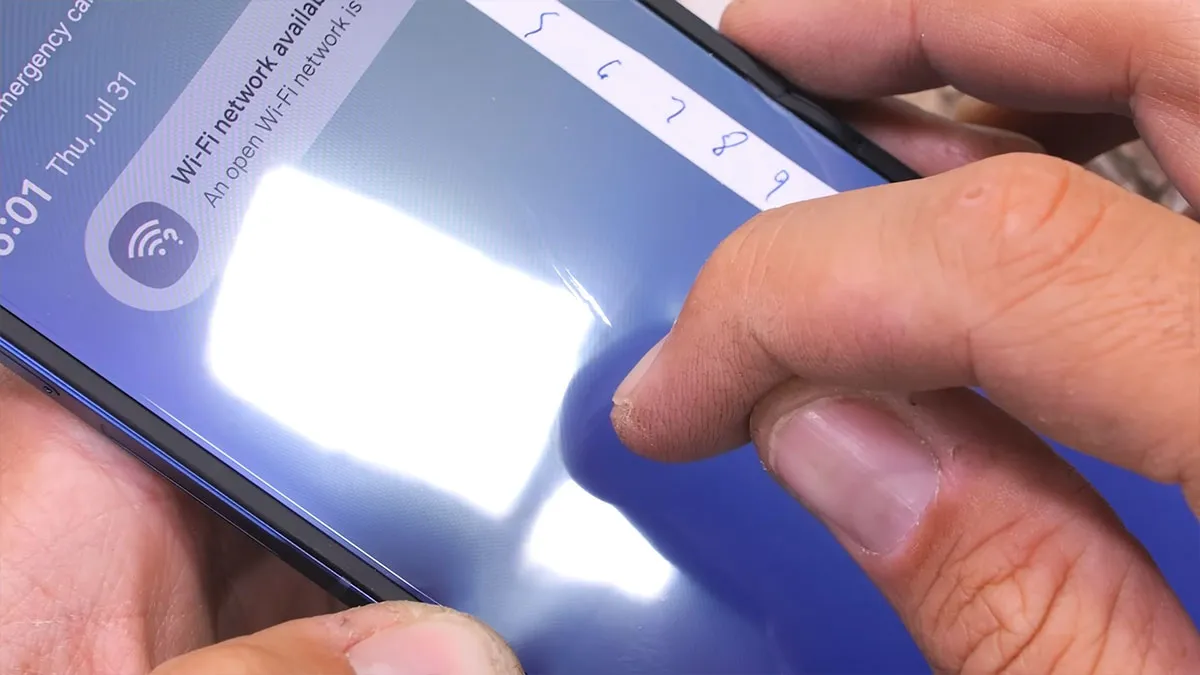 samsung galaxy z flip 7 duribility test 4 تست مقاومت گوشی Z Flip7 سامسونگ