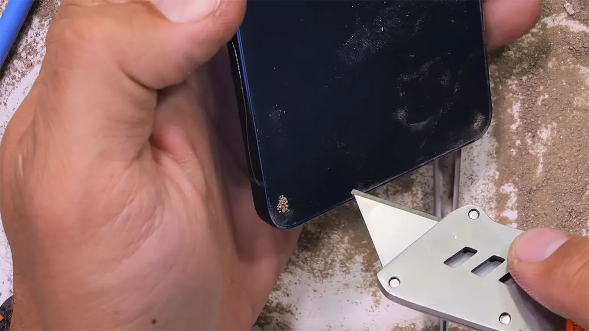 samsung galaxy z flip 7 duribility test 7 تست مقاومت گوشی Z Flip7 سامسونگ
