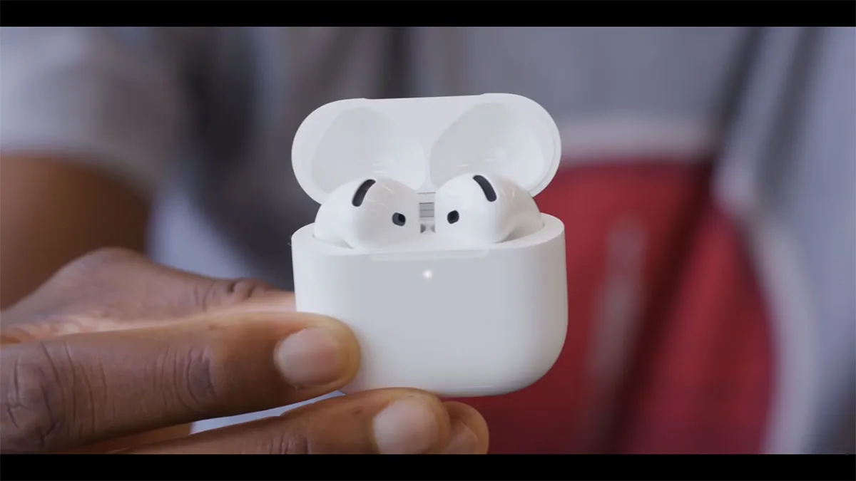 بررسی طراحی کیس Apple Airpods 4 