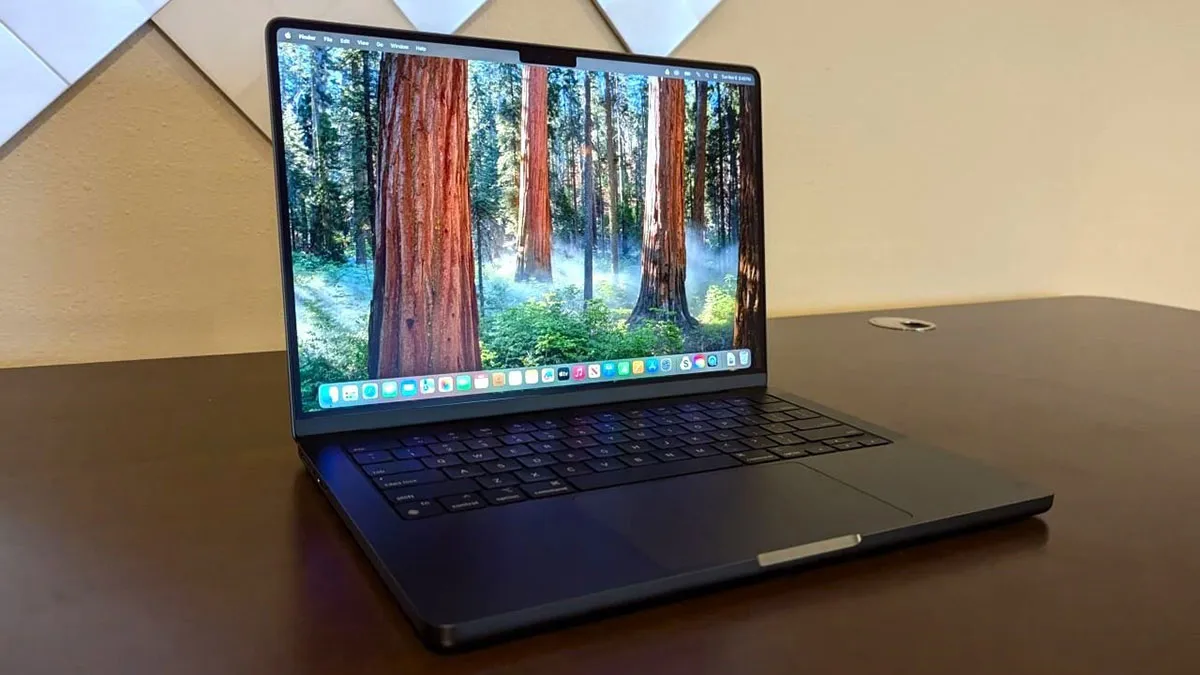 گزینه دوم: مک بوک MacBook Pro 14-inch (M4 Pro)