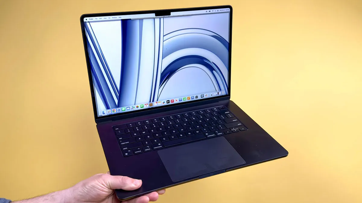 گزینه سوم: مک بوک MacBook Air 15-inch (M4)