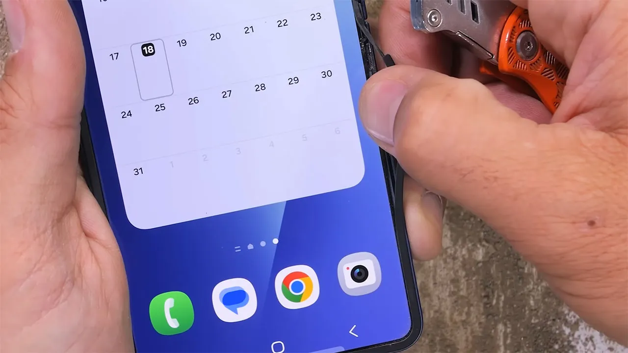 samsung z flip 7 teardown 1 کالبدشکافی گوشی Samsung Z Flip 7