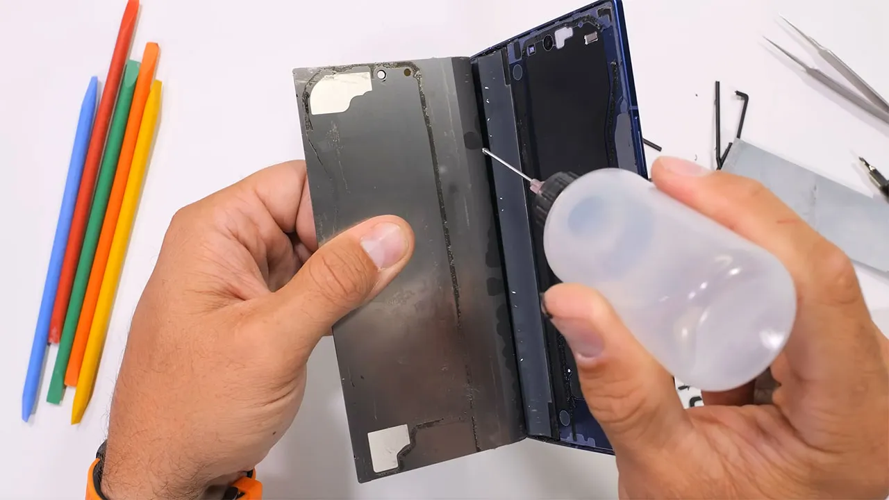 samsung z fold 7 teardown 5 کالبدشکافی گوشی Samsung Z Fold 7