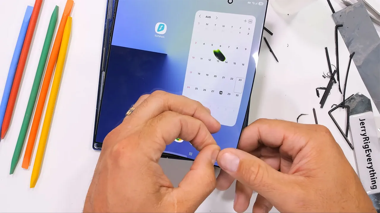 samsung z fold 7 teardown 7 کالبدشکافی گوشی Samsung Z Fold 7