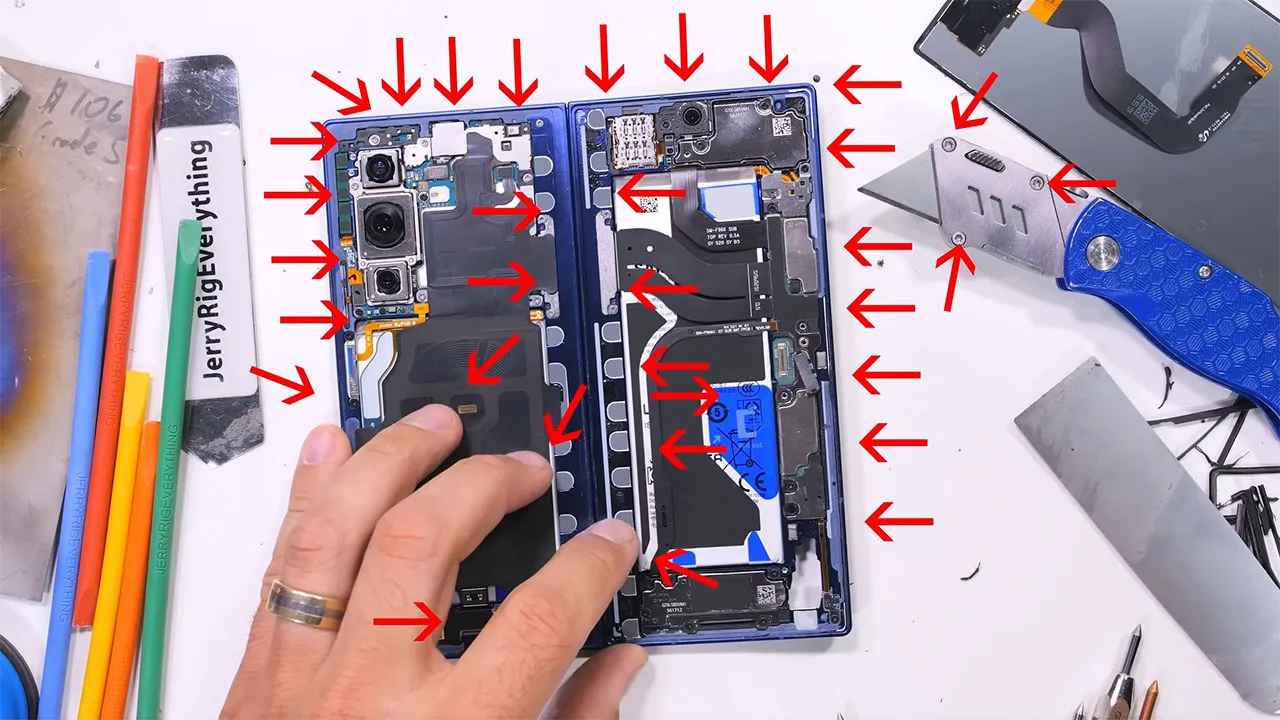 samsung z fold 7 teardown 16 کالبدشکافی گوشی Samsung Z Fold 7