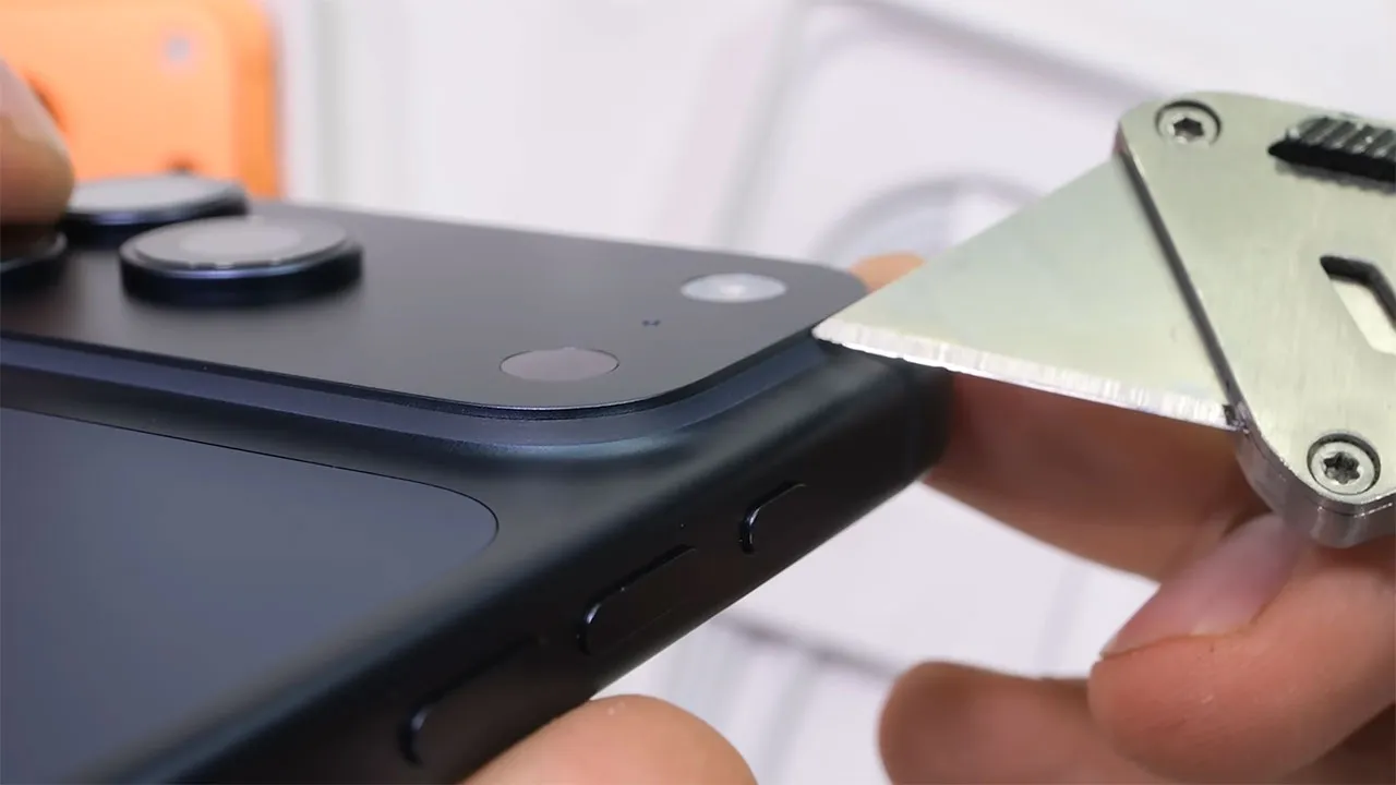 apple iphone 17 pro duribility test 2 تست مقاومت گوشی iPhone 17 Pro اپل