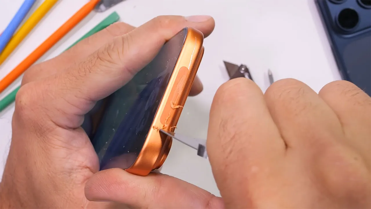 apple iphone 17 pro duribility test 9 تست مقاومت گوشی iPhone 17 Pro اپل