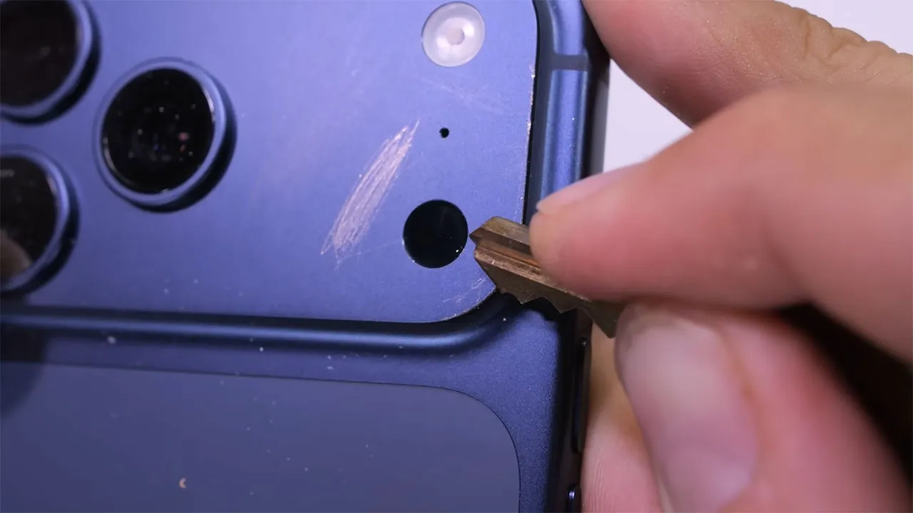 apple iphone 17 pro duribility test 13 تست مقاومت گوشی iPhone 17 Pro اپل
