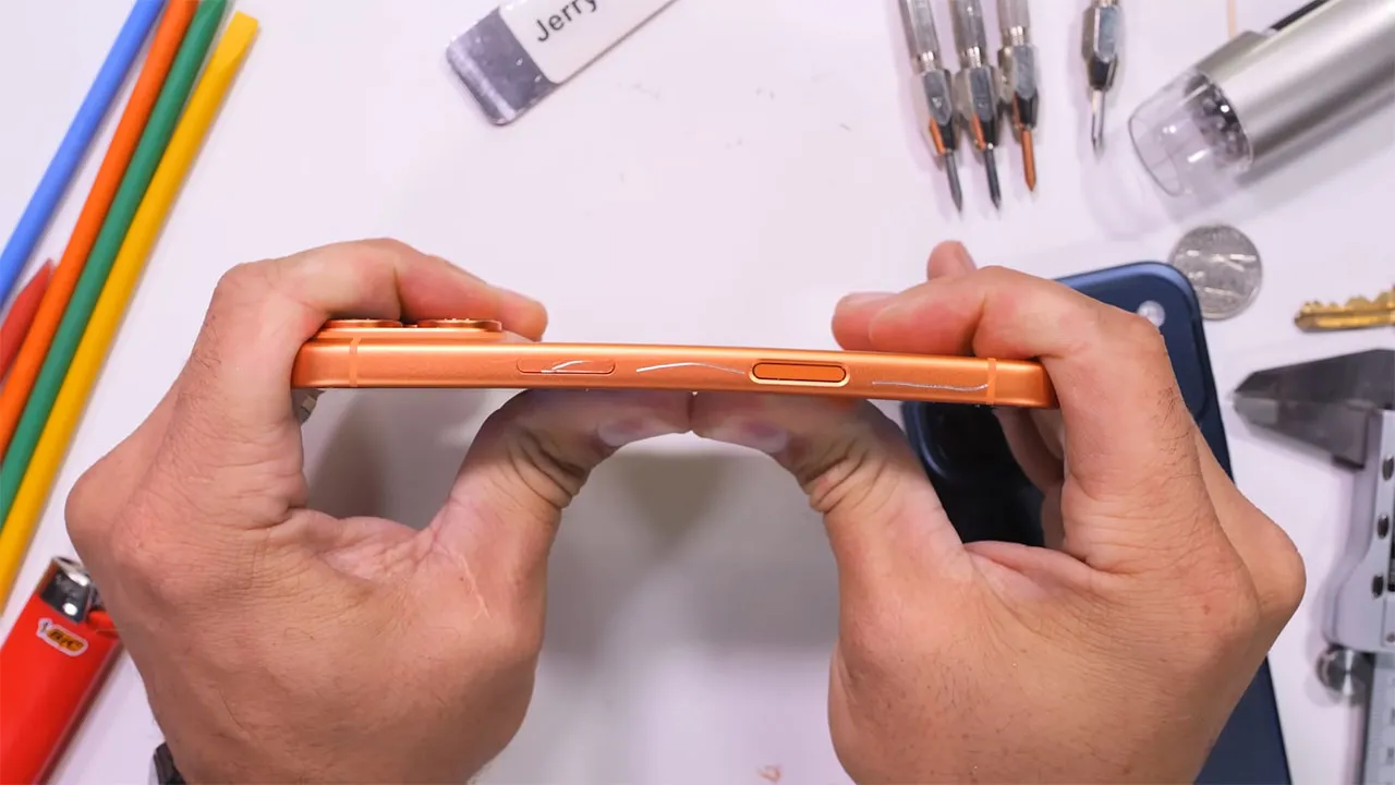 apple iphone 17 pro duribility test 18 تست مقاومت گوشی iPhone 17 Pro اپل