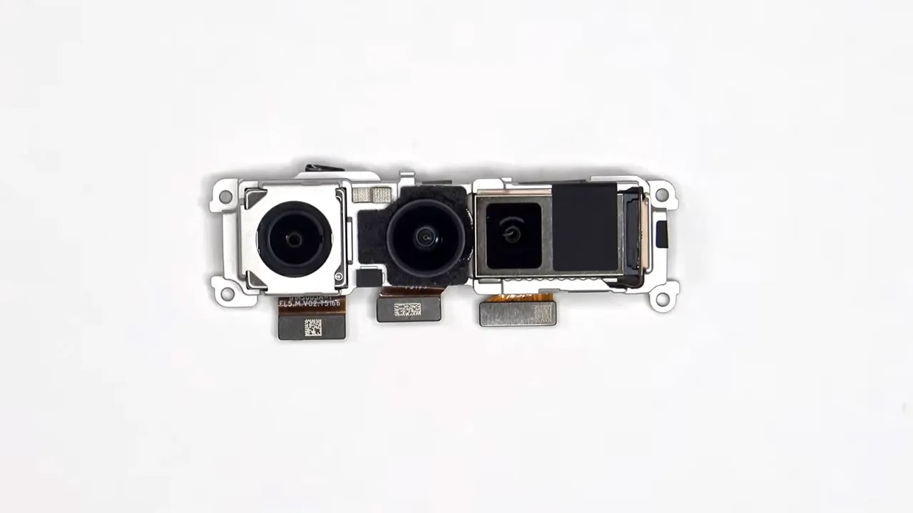 google pixel 10 teardown 11 کالبدشکافی گوشی Pixel 10 گوگل
