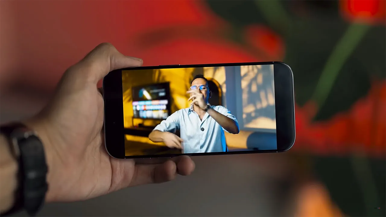 بررسی صفحه نمایش گوشی iPhone Air اپل