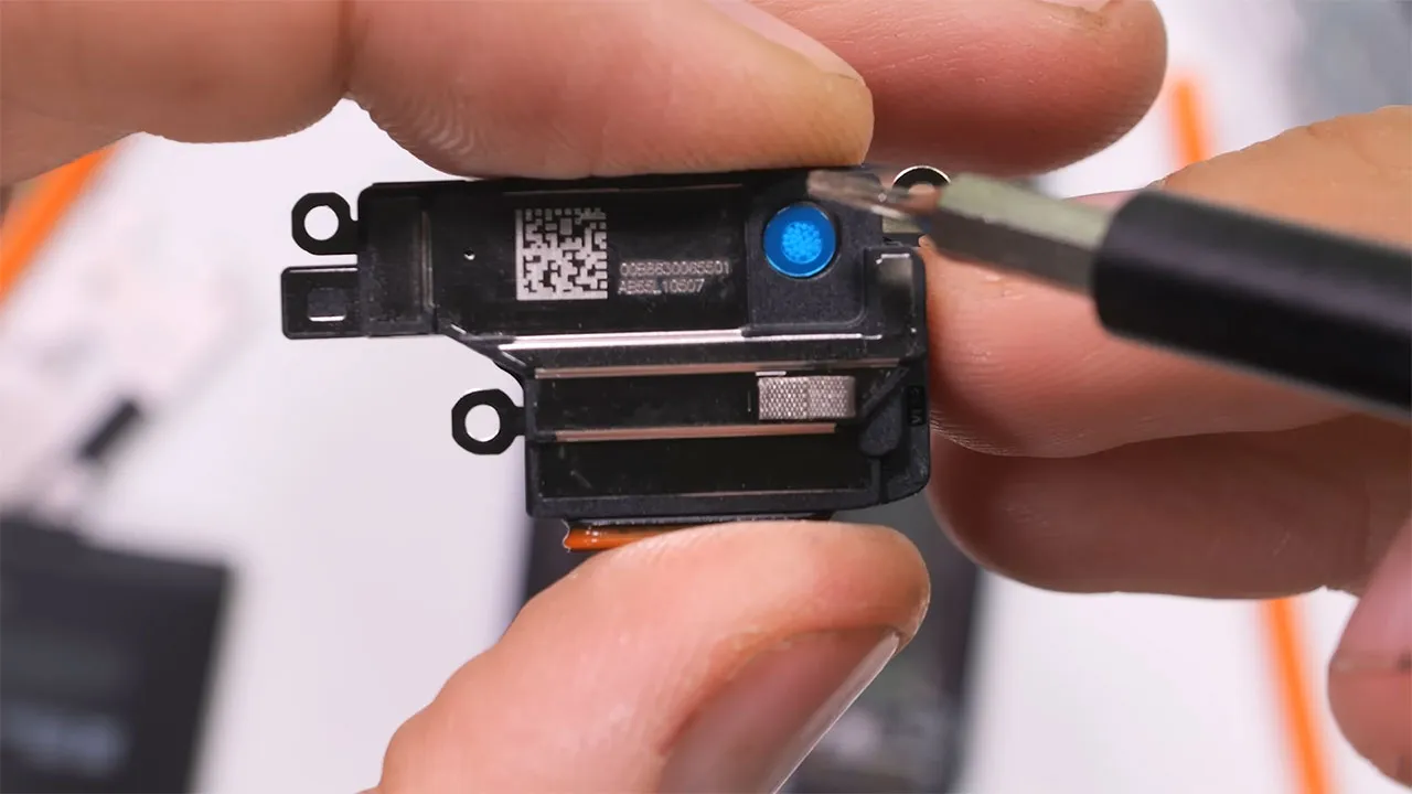 google pixel 10 pro xl teardown 17 کالبدشکافی گوشی Pixel 10 Pro XL گوگل