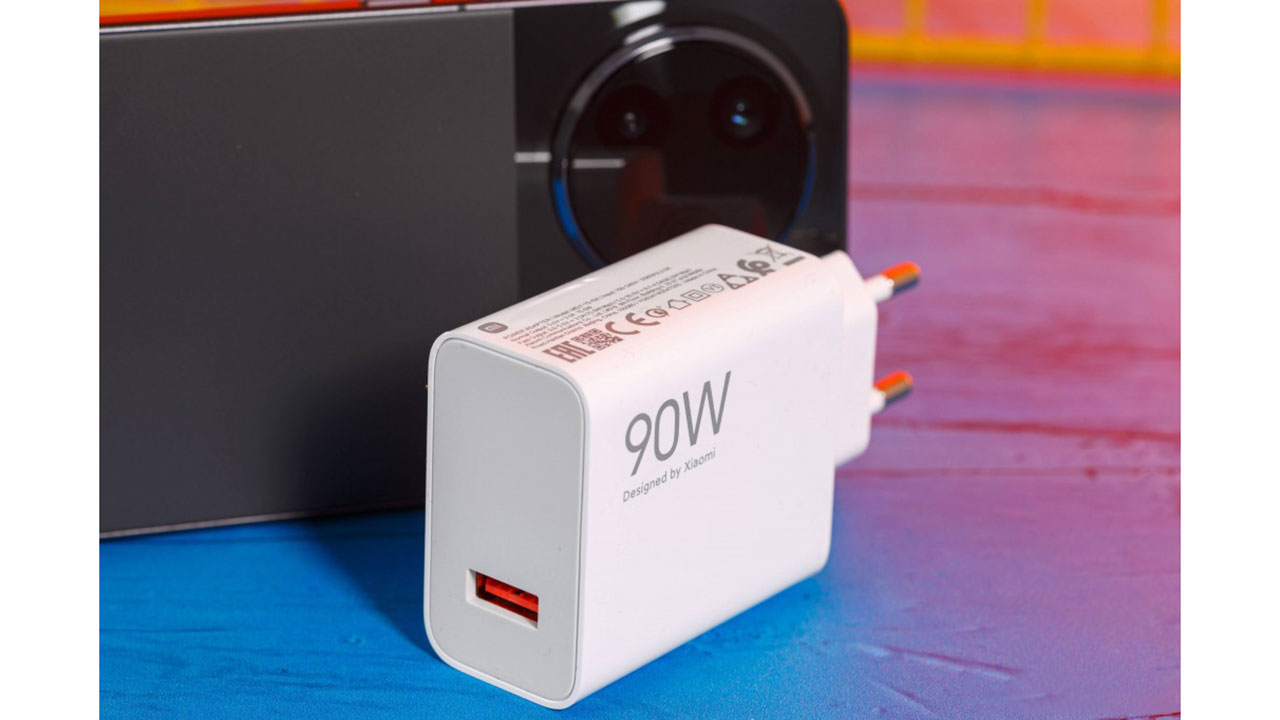 مقایسه عملکرد باتری S25 FE سامسونگ و Poco F7 Pro شیائومی